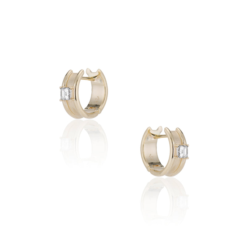 Demi Carré Huggie Earrings