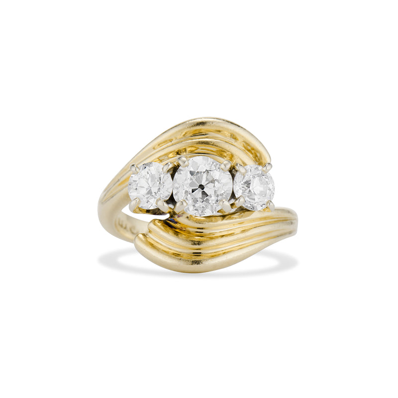 Retro Three Diamond Wave Ring