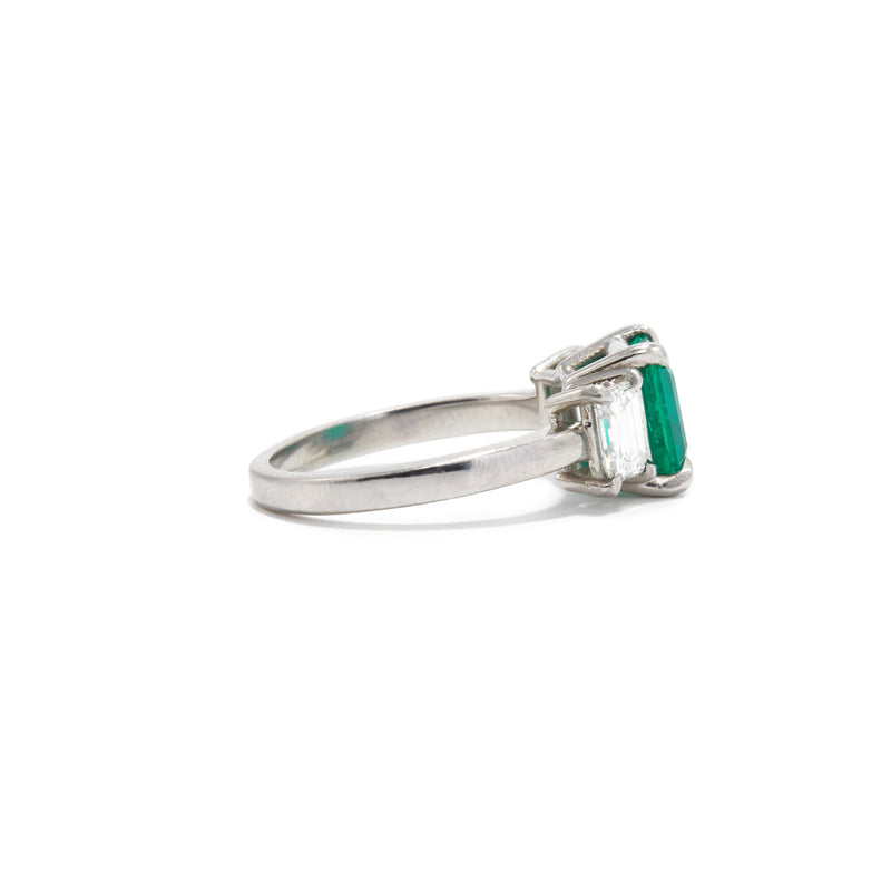 Colombian Emerald and Diamond Vintage Ring